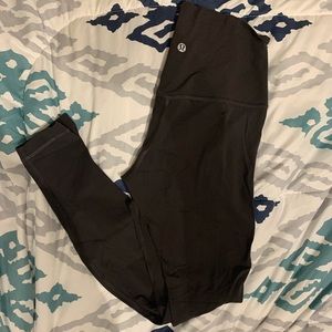 Graphite grey aligns